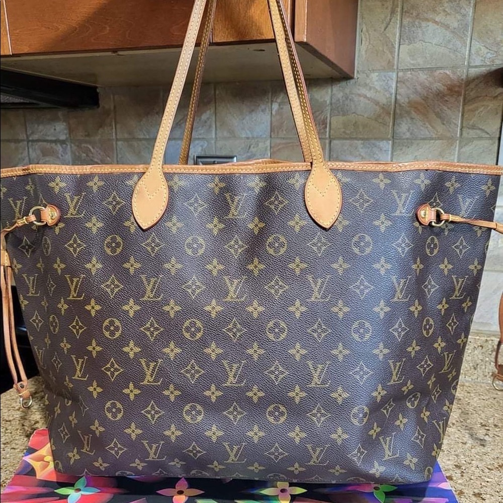 Authentic Louis Vuitton Neverfull GM Monogram